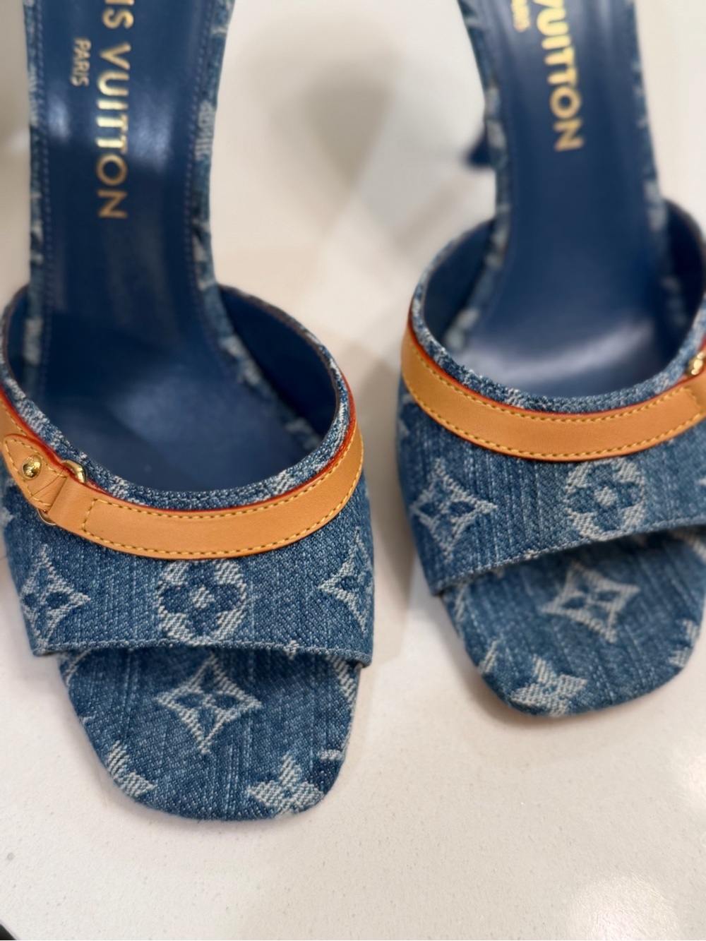 Louis Vuitton women Denim Monogram Slip-On Sandals with Tan Trim
38.5 - Picture 9 of 11